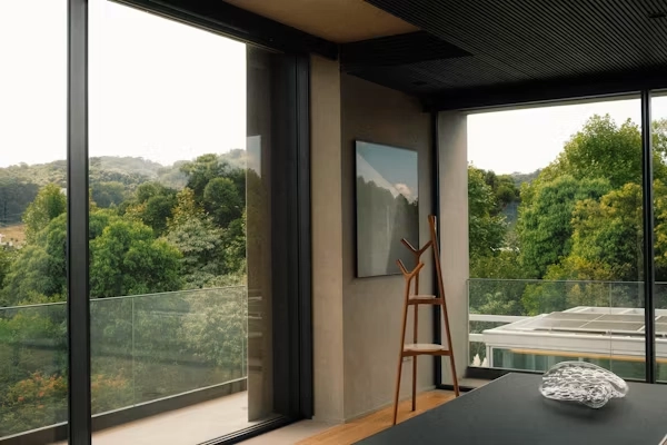 The Role of Aluminum Doors in Modern Indoor‑Outdoor Living
